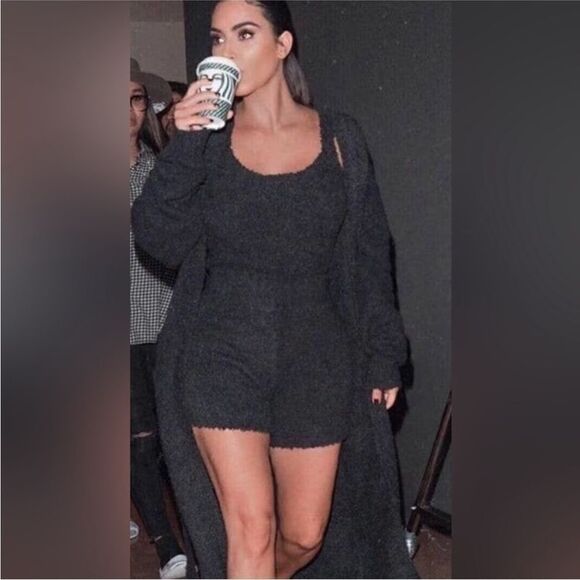 SKIMS Cozy Knit Shorts‎ Women Black Size Large/ XL - Picture 4 of 7